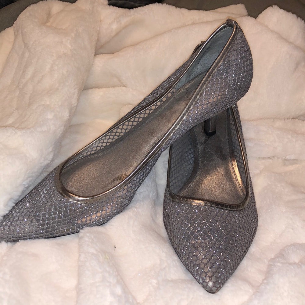 Kitten heeled silver Adrianna Papell